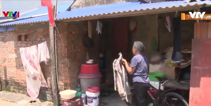 Sống nhà ổ chuột giữa trung tâm thành phố vì dự án treo - Ảnh 1. Sống nhà ổ chuột giữa trung tâm thành phố vì dự án treo - Ảnh 1.