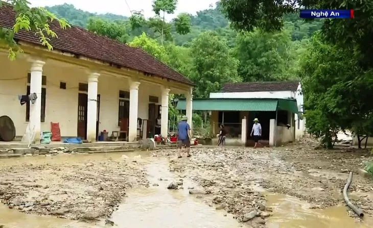 Nghệ An: Khắc phục mưa lũ, sớm đón học sinh vùng cao đến trường - Ảnh 3. Nghệ An: Khắc phục mưa lũ, sớm đón học sinh vùng cao đến trường - Ảnh 3.