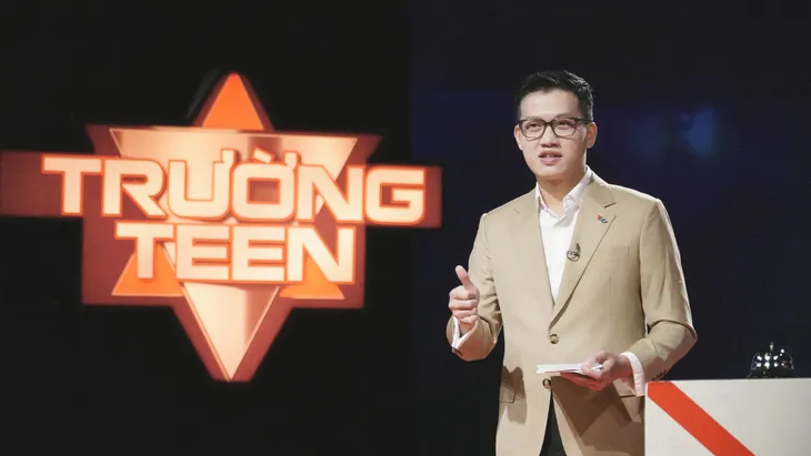 MC Trần Ngọc cực lầy lội trong Trường Teen - Ảnh 1. MC Trần Ngọc cực lầy lội trong Trường Teen - Ảnh 1.
