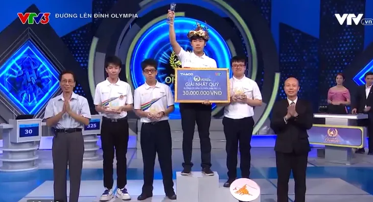 Cầu truyền hình đầu tiên của Chung kết Đường lên đỉnh Olympia 23 gọi tên Hà Nội - Ảnh 8. Cầu truyền hình đầu tiên của Chung kết Đường lên đỉnh Olympia 23 gọi tên Hà Nội - Ảnh 8.