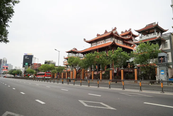 Thành phố Hồ Chí Minh yên bình sáng đầu năm mới 2023 - Ảnh 3. Thành phố Hồ Chí Minh yên bình sáng đầu năm mới 2023 - Ảnh 3.