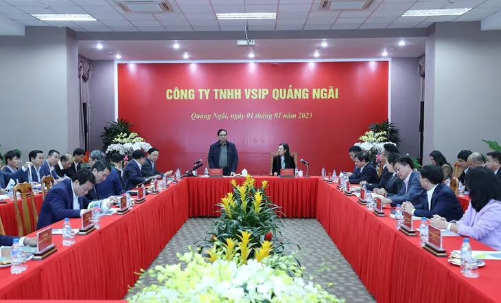 Thủ tướng Phạm Minh Chính thăm các cơ sở kinh tế quan trọng ở tỉnh Quảng Ngãi - Ảnh 1. Thủ tướng Phạm Minh Chính thăm các cơ sở kinh tế quan trọng ở tỉnh Quảng Ngãi - Ảnh 1.