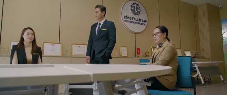 Hành trình công lý - Tập 40: Mẹ Hà quấy nhiễu gia đình Phương, bé Thư lên cơ đau tim ngất xỉu - Ảnh 17. Hành trình công lý - Tập 40: Mẹ Hà quấy nhiễu gia đình Phương, bé Thư lên cơ đau tim ngất xỉu - Ảnh 17.