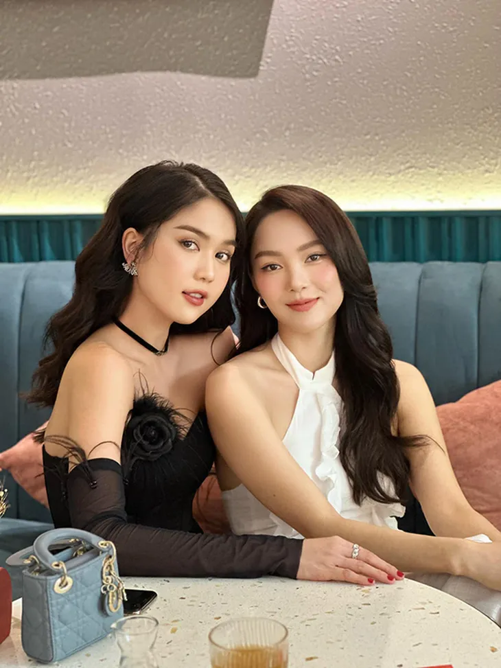 Sao Việt ngày 10/1: Mỹ Tâm thăm viện dưỡng lão nghệ sĩ, bà xã Công Lý hạnh phúc khi chồng được khán giả yêu thương - Ảnh 7. Sao Việt ngày 10/1: Mỹ Tâm thăm viện dưỡng lão nghệ sĩ, bà xã Công Lý hạnh phúc khi chồng được khán giả yêu thương - Ảnh 7.