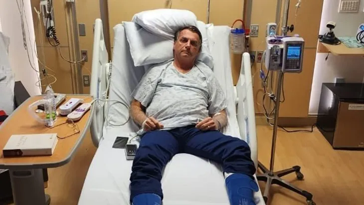 Brazil: Cựu Tổng thống Bolsonaro nhập viện ở Florida, 1.500 người bị bắt sau vụ bạo loạn - Ảnh 1. Brazil: Cựu Tổng thống Bolsonaro nhập viện ở Florida, 1.500 người bị bắt sau vụ bạo loạn - Ảnh 1.