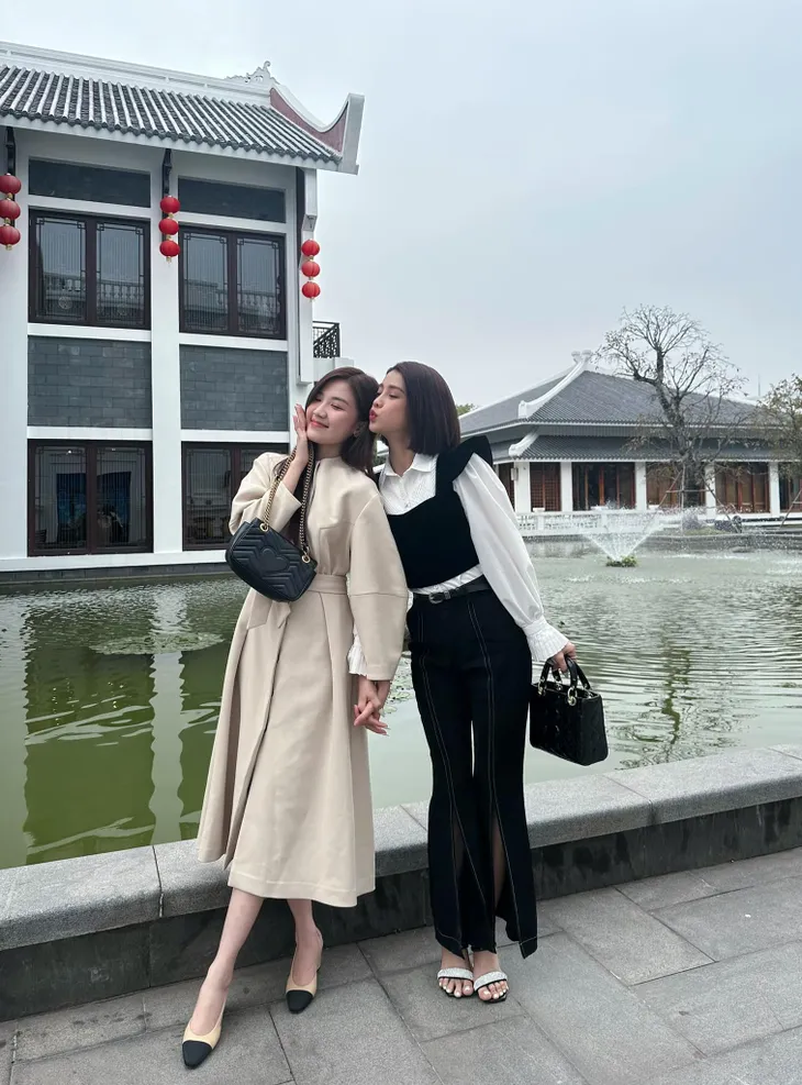Phim trường tuần qua: Mạnh Trường gặp lại 2 mẹ, Đình Tú cực tình cảm với Thùy Anh - Ảnh 11. Phim trường tuần qua: Mạnh Trường gặp lại 2 mẹ, Đình Tú cực tình cảm với Thùy Anh - Ảnh 11.