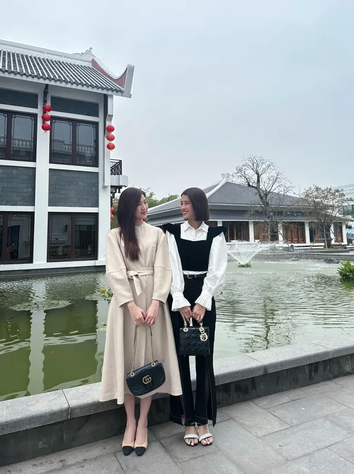 Phim trường tuần qua: Mạnh Trường gặp lại 2 mẹ, Đình Tú cực tình cảm với Thùy Anh - Ảnh 12. Phim trường tuần qua: Mạnh Trường gặp lại 2 mẹ, Đình Tú cực tình cảm với Thùy Anh - Ảnh 12.