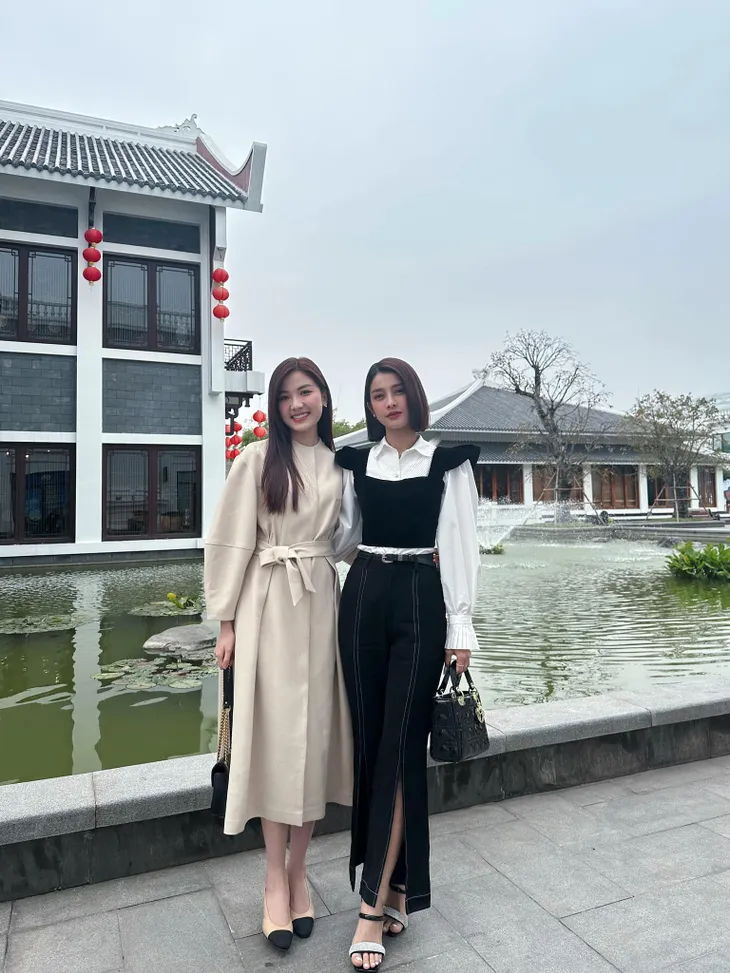 Phim trường tuần qua: Mạnh Trường gặp lại 2 mẹ, Đình Tú cực tình cảm với Thùy Anh - Ảnh 13. Phim trường tuần qua: Mạnh Trường gặp lại 2 mẹ, Đình Tú cực tình cảm với Thùy Anh - Ảnh 13.