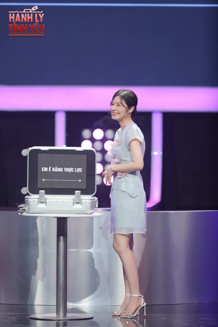 Hành lý tình yêu: Khi đạo diễn Lê Hoàng vào vai... bố vợ tham lam của nam CEO - Ảnh 3. Hành lý tình yêu: Khi đạo diễn Lê Hoàng vào vai... bố vợ tham lam của nam CEO - Ảnh 3.