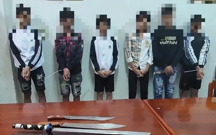 Ngồi nhậu lúc nửa đêm, bị nhóm thanh niên rượt chém, lấy xe máy - Ảnh 1. Ngồi nhậu lúc nửa đêm, bị nhóm thanh niên rượt chém, lấy xe máy - Ảnh 1.