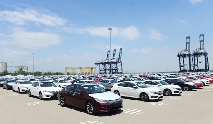 Bộ Tài chính giữ quan điểm chưa giảm 50% phí trước bạ ô tô - Ảnh 1. Bộ Tài chính giữ quan điểm chưa giảm 50% phí trước bạ ô tô - Ảnh 1.