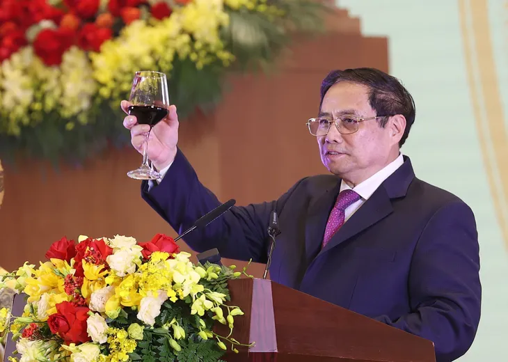 Thủ tướng: Nêu cao tinh thần đoàn kết để tất cả cùng thắng - Ảnh 4. Thủ tướng: Nêu cao tinh thần đoàn kết để tất cả cùng thắng - Ảnh 4.