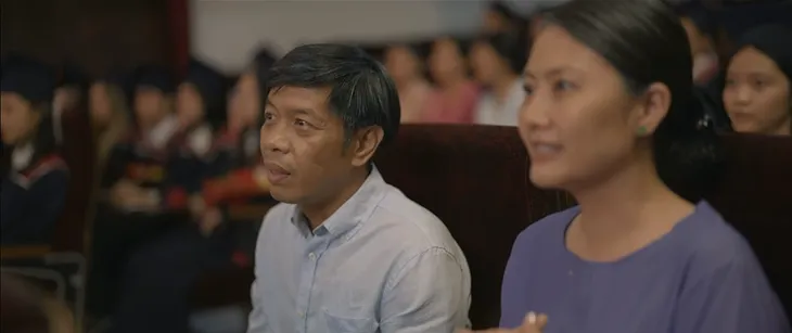Mẹ rơm - Tập cuối: Hạt Dẻ tốt nghiệp Đại học, mong ngóng mãi cũng được gặp mẹ Loan - Ảnh 2. Mẹ rơm - Tập cuối: Hạt Dẻ tốt nghiệp Đại học, mong ngóng mãi cũng được gặp mẹ Loan - Ảnh 2.