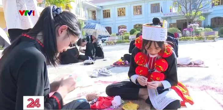Xuân sẻ chia, Tết yêu thương với học sinh, giáo viên khó khăn - Ảnh 8. Xuân sẻ chia, Tết yêu thương với học sinh, giáo viên khó khăn - Ảnh 8.