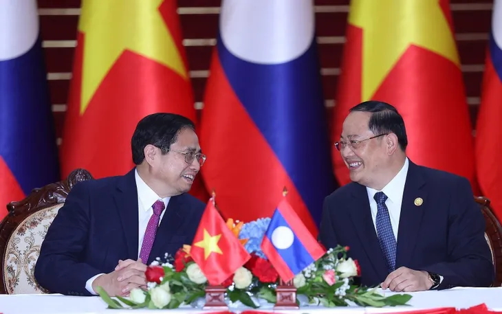 Thủ tướng Chính phủ Phạm Minh Chính hội đàm với Thủ tướng Lào Sonexay Siphandone - Ảnh 4. Thủ tướng Chính phủ Phạm Minh Chính hội đàm với Thủ tướng Lào Sonexay Siphandone - Ảnh 4.