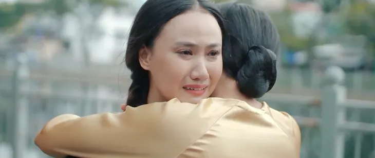 Mẹ rơm - Tập cuối: Hạt Dẻ lớn lên bình an, vỡ òa hạnh phúc nhận lại mẹ Loan - Ảnh 35. Mẹ rơm - Tập cuối: Hạt Dẻ lớn lên bình an, vỡ òa hạnh phúc nhận lại mẹ Loan - Ảnh 35.
