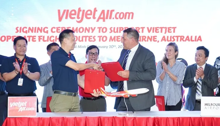 Lãnh đạo Vietjet cùng Bộ trưởng bang Victoria (Úc) công bố đường bay thẳng giữa TP Hồ Chí Minh và Melbourne từ ngày 31/3/2023 - Ảnh 1. Lãnh đạo Vietjet cùng Bộ trưởng bang Victoria (Úc) công bố đường bay thẳng giữa TP Hồ Chí Minh và Melbourne từ ngày 31/3/2023 - Ảnh 1.