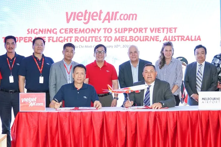 Lãnh đạo Vietjet cùng Bộ trưởng bang Victoria (Úc) công bố đường bay thẳng giữa TP Hồ Chí Minh và Melbourne từ ngày 31/3/2023 - Ảnh 4. Lãnh đạo Vietjet cùng Bộ trưởng bang Victoria (Úc) công bố đường bay thẳng giữa TP Hồ Chí Minh và Melbourne từ ngày 31/3/2023 - Ảnh 4.