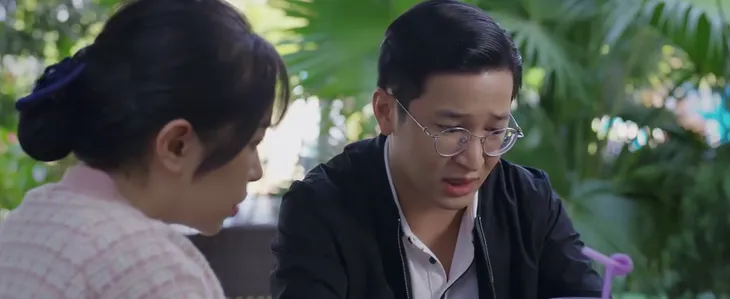 Dưới bóng cây hạnh phúc - Tập 1: Cán bộ xã ăn tát giữa đám đông vì sàm sỡ gái trẻ - Ảnh 4. Dưới bóng cây hạnh phúc - Tập 1: Cán bộ xã ăn tát giữa đám đông vì sàm sỡ gái trẻ - Ảnh 4.