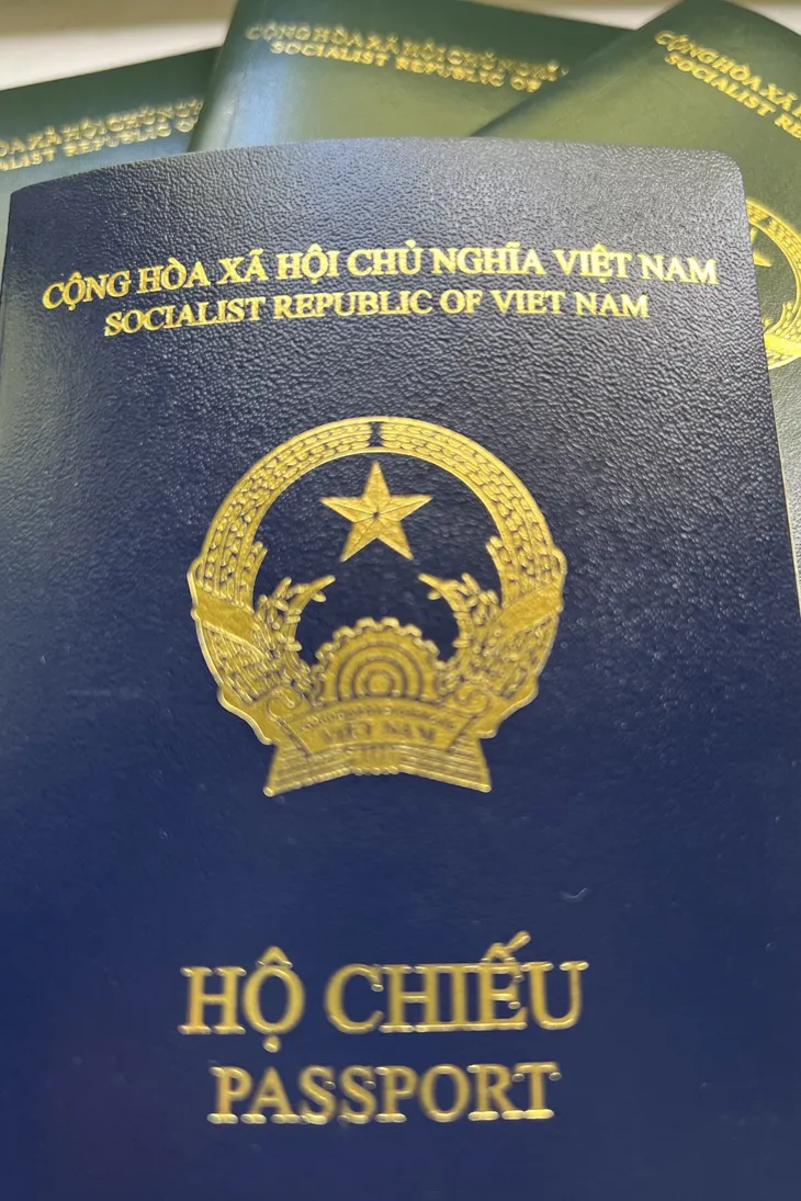 Hộ chiếu Việt Nam tăng 4 bậc trên BXH hộ chiếu quyền lực nhất 2023 - Ảnh 1. Hộ chiếu Việt Nam tăng 4 bậc trên BXH hộ chiếu quyền lực nhất 2023 - Ảnh 1.