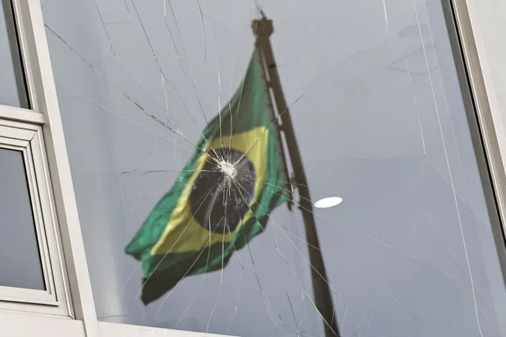Brazil điều tra vai trò của cựu Tổng thống Bolsonaro trong các cuộc bạo loạn - Ảnh 2. Brazil điều tra vai trò của cựu Tổng thống Bolsonaro trong các cuộc bạo loạn - Ảnh 2.