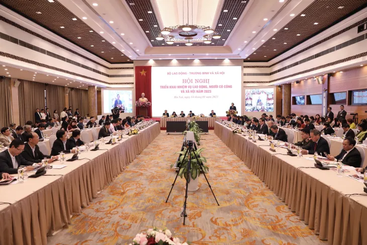 Thủ tướng Phạm Minh Chính dự Hội nghị triển khai nhiệm vụ lao động, người có công - Ảnh 4.