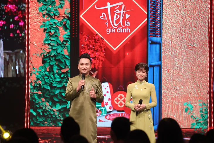 Gala Cặp lá yêu thương: Mang Tết ấm áp đến với những chiếc lá chưa lành - Ảnh 3. Gala Cặp lá yêu thương: Mang Tết ấm áp đến với những chiếc lá chưa lành - Ảnh 3.
