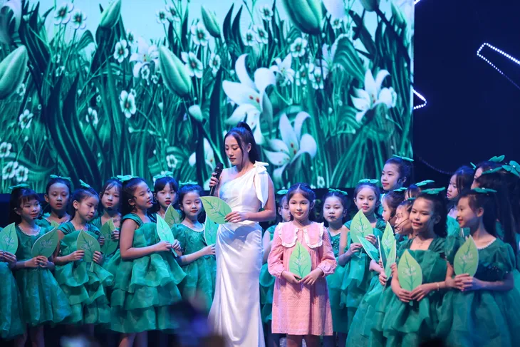 Gala Cặp lá yêu thương: Mang Tết ấm áp đến với những chiếc lá chưa lành - Ảnh 14. Gala Cặp lá yêu thương: Mang Tết ấm áp đến với những chiếc lá chưa lành - Ảnh 14.