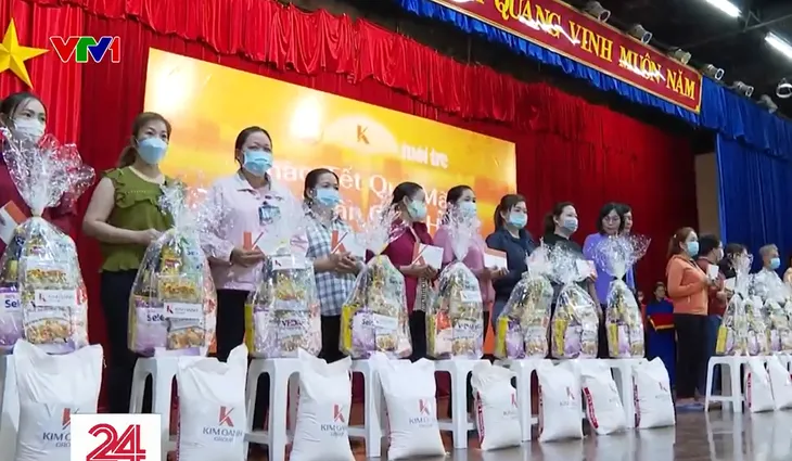Tết ấm áp cho lao động xa quê ở TP Hồ Chí Minh - Ảnh 1. Tết ấm áp cho lao động xa quê ở TP Hồ Chí Minh - Ảnh 1.