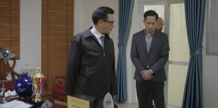 Dưới bóng cây hạnh phúc - Tập 3: Mon men làm thân với mẹ sếp, Son bị mắng tới tấp - Ảnh 13. Dưới bóng cây hạnh phúc - Tập 3: Mon men làm thân với mẹ sếp, Son bị mắng tới tấp - Ảnh 13.