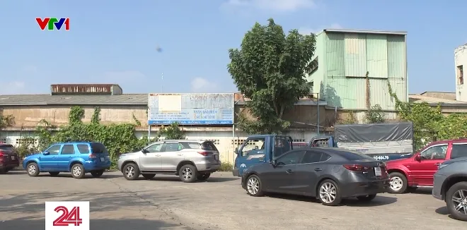 4 trung tâm đăng kiểm tại TP Hồ Chí Minh đông đúc ngay khi hoạt động trở lại - Ảnh 3. 4 trung tâm đăng kiểm tại TP Hồ Chí Minh đông đúc ngay khi hoạt động trở lại - Ảnh 3.