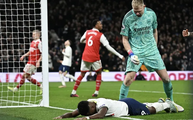 Thắng thuyết phục Tottenham, Arsenal xây chắc ngôi đầu - Ảnh 1. Thắng thuyết phục Tottenham, Arsenal xây chắc ngôi đầu - Ảnh 1.