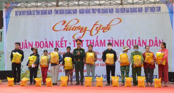 Tết ấm ở Trà Leng - Ảnh 1. Tết ấm ở Trà Leng - Ảnh 1.