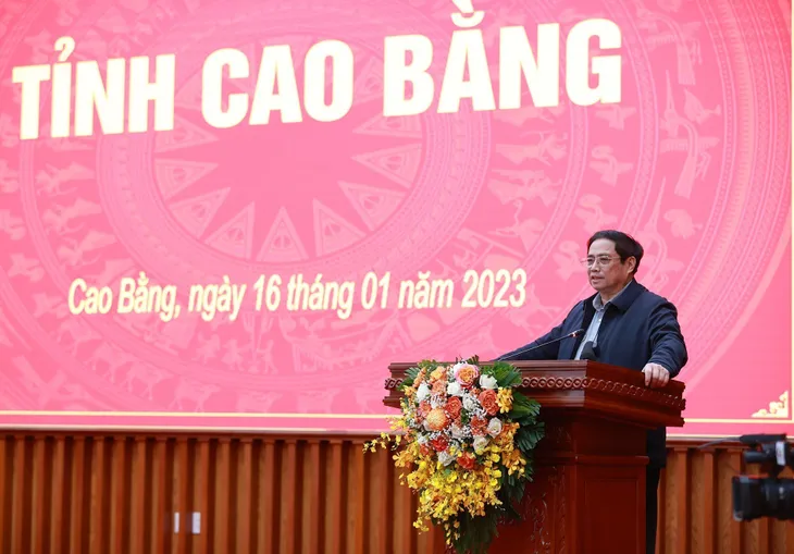 Thủ tướng: Cao Bằng cần tập trung phát triển kinh tế vùng biên, kinh tế cửa khẩu - Ảnh 2. Thủ tướng: Cao Bằng cần tập trung phát triển kinh tế vùng biên, kinh tế cửa khẩu - Ảnh 2.