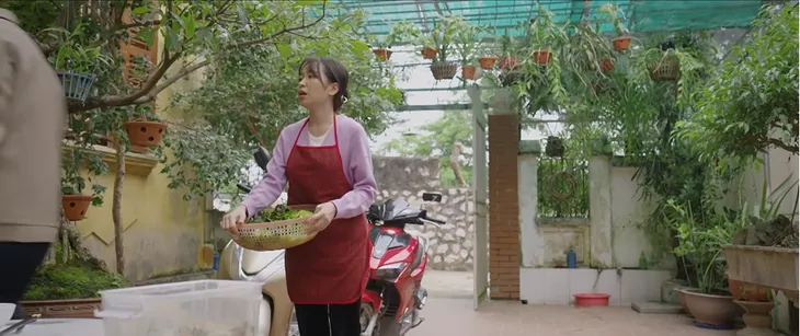 Dưới bóng cây hạnh phúc - Tập 4: Son bức xúc vì vợ chồng Quyết nồi nào úp vung nấy - Ảnh 7. Dưới bóng cây hạnh phúc - Tập 4: Son bức xúc vì vợ chồng Quyết nồi nào úp vung nấy - Ảnh 7.