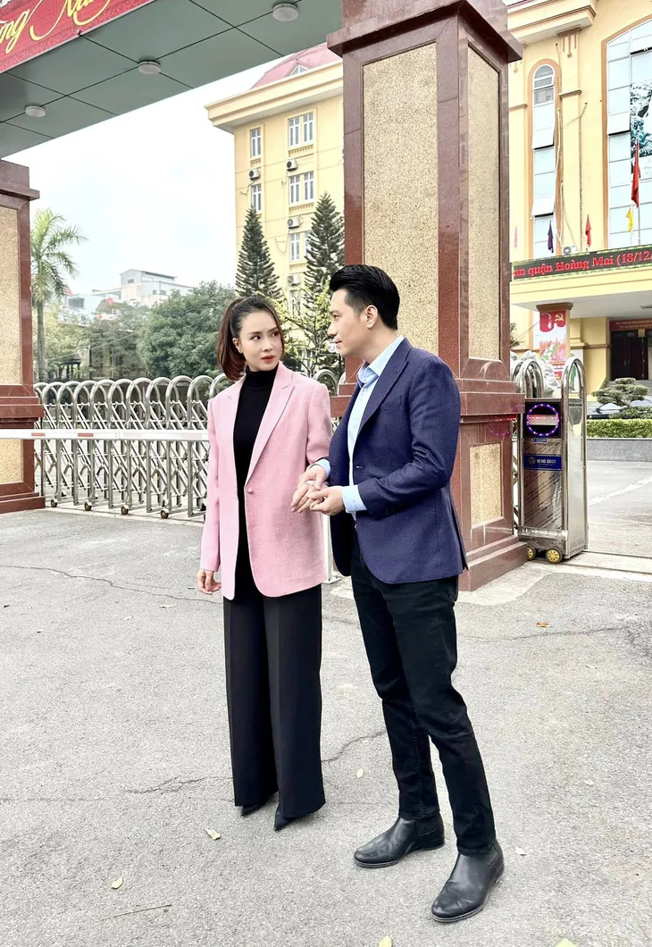 Hồng Diễm đẹp ngẩn ngơ trong loạt ảnh chia tay Hành trình công lý - Ảnh 4. Hồng Diễm đẹp ngẩn ngơ trong loạt ảnh chia tay Hành trình công lý - Ảnh 4.
