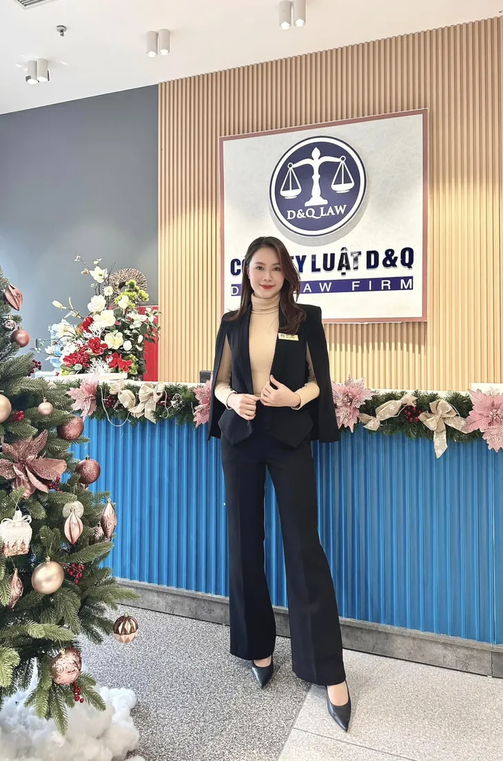 Hồng Diễm đẹp ngẩn ngơ trong loạt ảnh chia tay Hành trình công lý - Ảnh 7. Hồng Diễm đẹp ngẩn ngơ trong loạt ảnh chia tay Hành trình công lý - Ảnh 7.