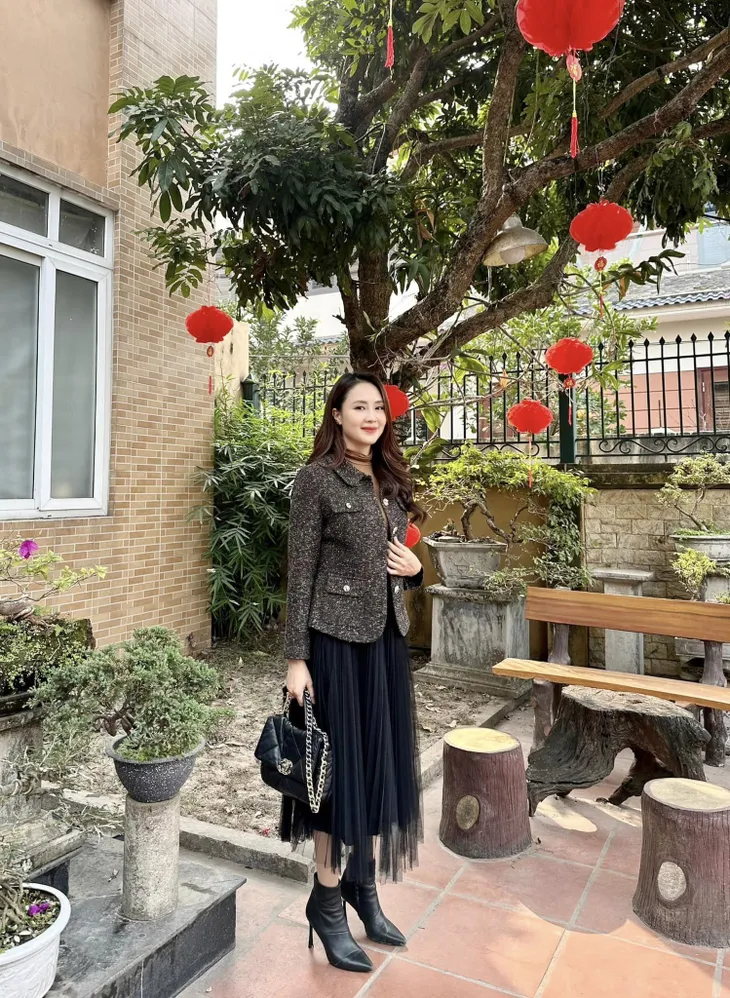 Hồng Diễm đẹp ngẩn ngơ trong loạt ảnh chia tay Hành trình công lý - Ảnh 8. Hồng Diễm đẹp ngẩn ngơ trong loạt ảnh chia tay Hành trình công lý - Ảnh 8.