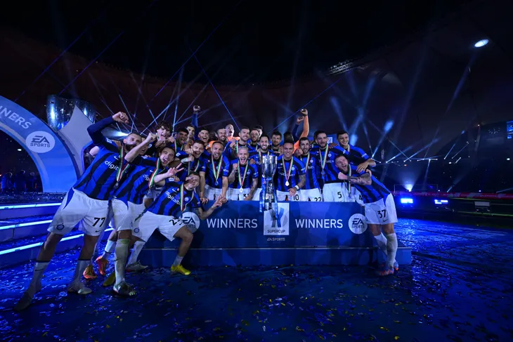 Đè bẹp AC Milan, Inter Milan giành Siêu cúp Italia mùa thứ 2 liên tiếp - Ảnh 4. Đè bẹp AC Milan, Inter Milan giành Siêu cúp Italia mùa thứ 2 liên tiếp - Ảnh 4.