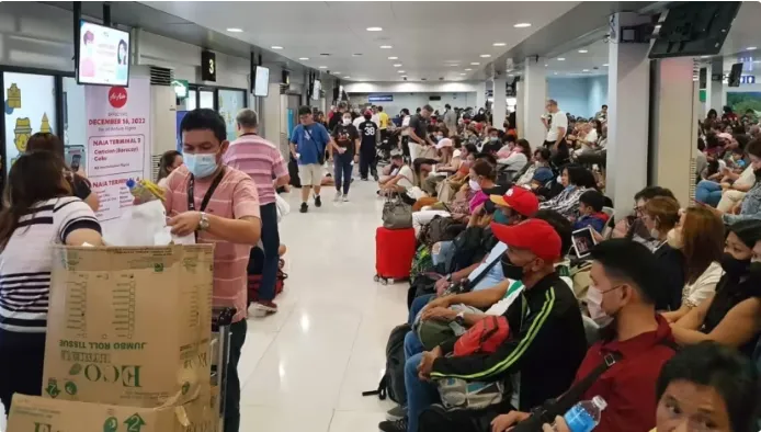 Sân bay Manila bị mất điện buộc phải hủy chuyến bay, hàng chục nghìn người bị ảnh hưởng - Ảnh 1. Sân bay Manila bị mất điện buộc phải hủy chuyến bay, hàng chục nghìn người bị ảnh hưởng - Ảnh 1.