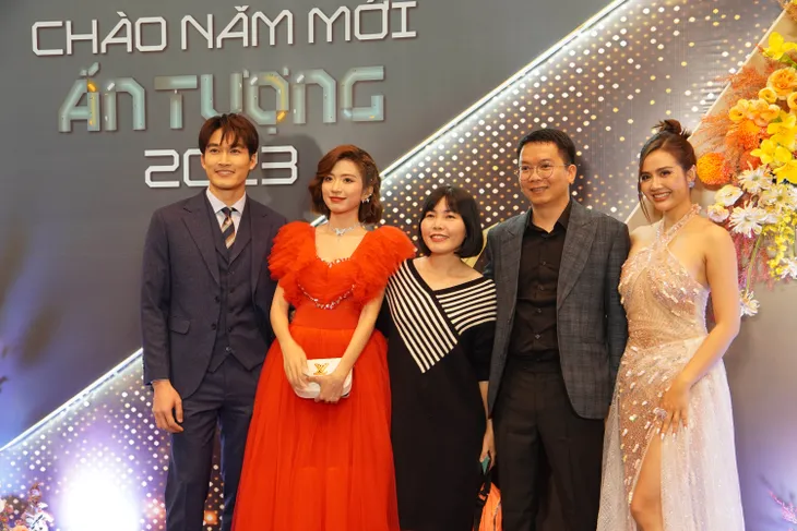 Mỹ nhân vũ trụ điện ảnh VTV đọ sắc tại VTV Awards 2022 - Ảnh 10. Mỹ nhân vũ trụ điện ảnh VTV đọ sắc tại VTV Awards 2022 - Ảnh 10.