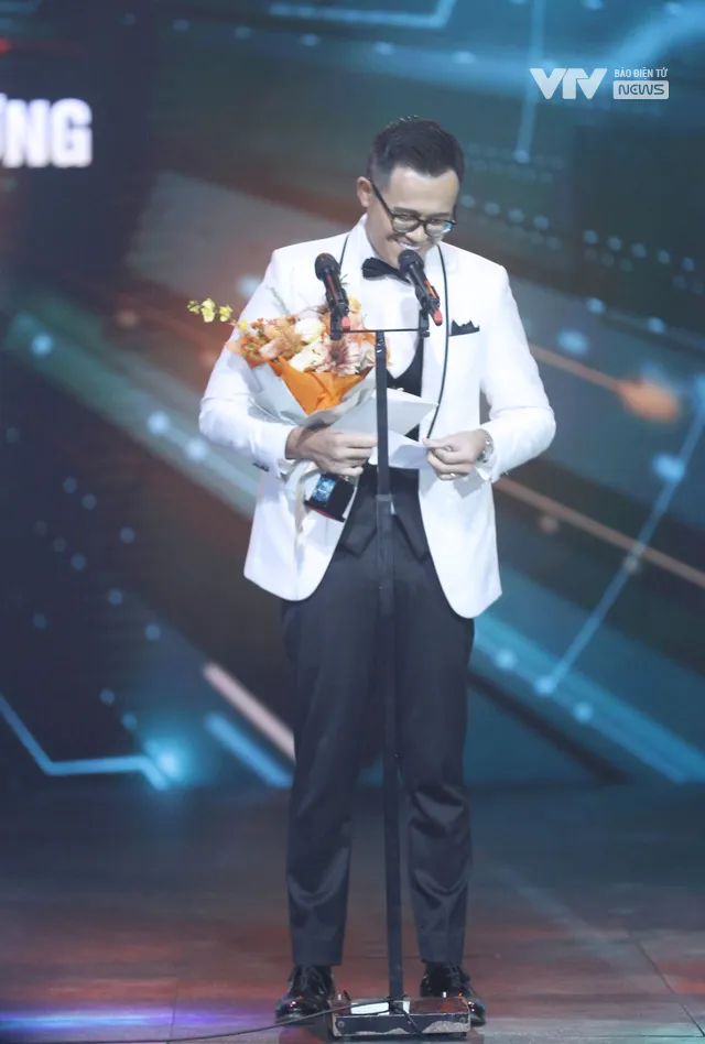 BTV dẫn chương trình ấn tượng Đức Bảo: “Sự nghiệp cầm mic tuy khó nhưng xứng đáng để dấn thân” - Ảnh 1. BTV dẫn chương trình ấn tượng Đức Bảo: “Sự nghiệp cầm mic tuy khó nhưng xứng đáng để dấn thân” - Ảnh 1.