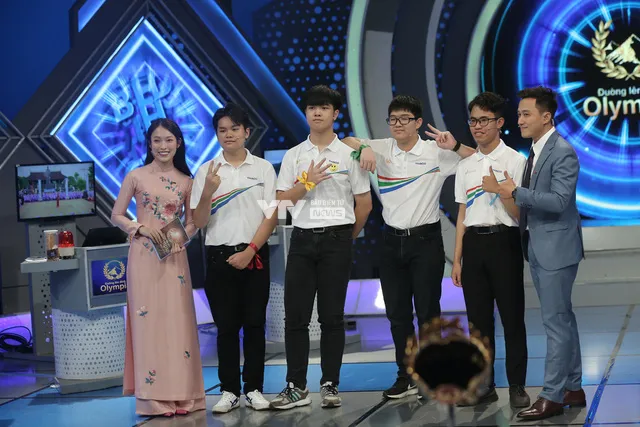 “Đường lên đỉnh Olympia” giành cúp VTV Awards 2022 là niềm tự hào của cả ê-kíp - Ảnh 3. “Đường lên đỉnh Olympia” giành cúp VTV Awards 2022 là niềm tự hào của cả ê-kíp - Ảnh 3.