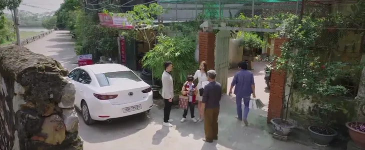 Dưới bóng cây hạnh phúc - Tập 5: Tố tương tư Tơ - Ảnh 12. Dưới bóng cây hạnh phúc - Tập 5: Tố tương tư Tơ - Ảnh 12.