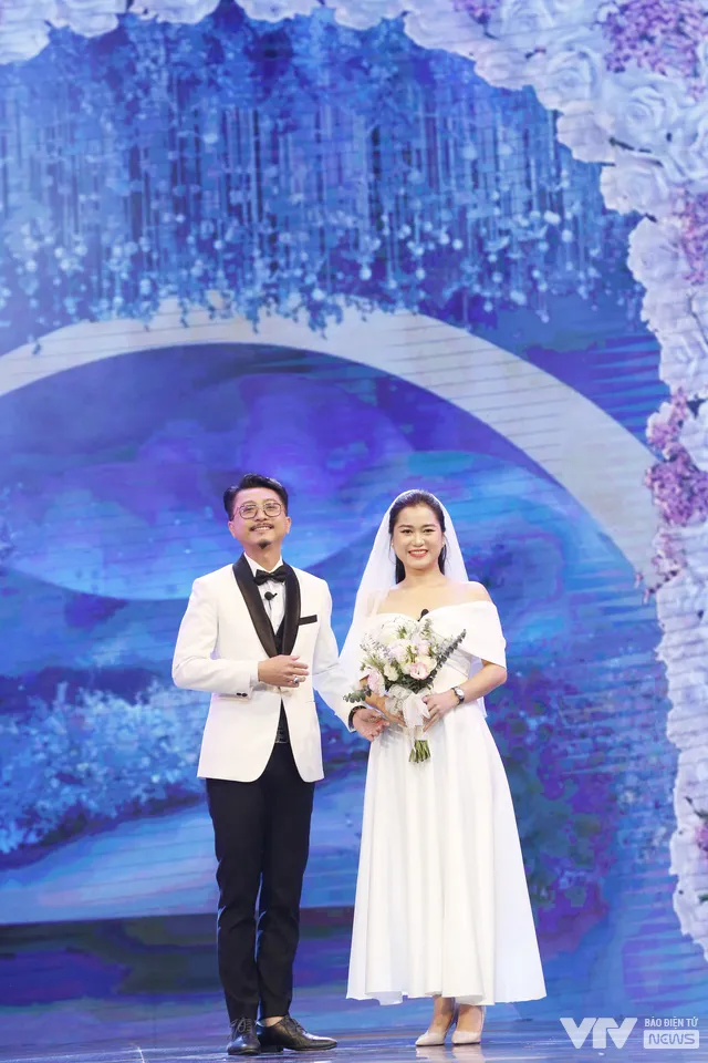 Vợ chồng Lâm Vỹ Dạ làm đám cưới trong Gala cười 2023 - Ảnh 5. Vợ chồng Lâm Vỹ Dạ làm đám cưới trong Gala cười 2023 - Ảnh 5.