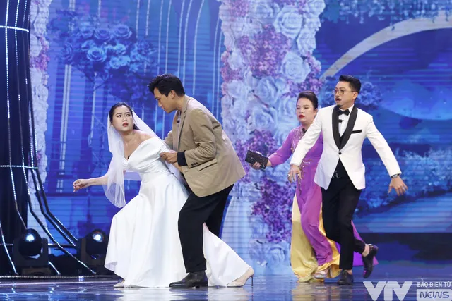 Vợ chồng Lâm Vỹ Dạ làm đám cưới trong Gala cười 2023 - Ảnh 8. Vợ chồng Lâm Vỹ Dạ làm đám cưới trong Gala cười 2023 - Ảnh 8.