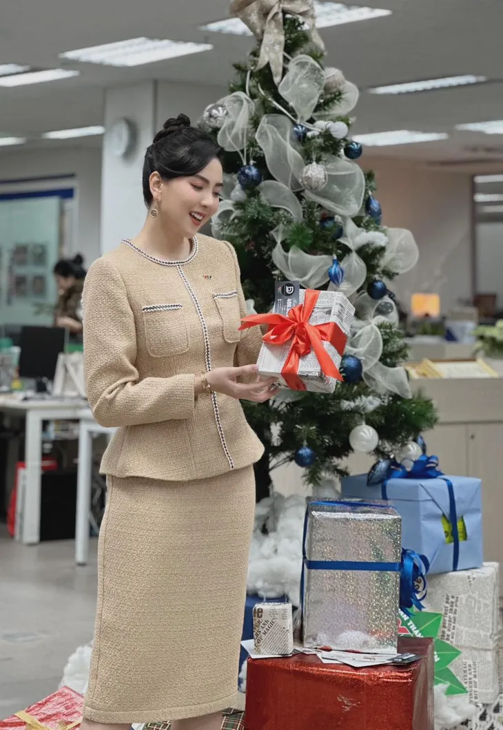 Mặc đẹp diện Tết như MC Mai Ngọc - Ảnh 3. Mặc đẹp diện Tết như MC Mai Ngọc - Ảnh 3.
