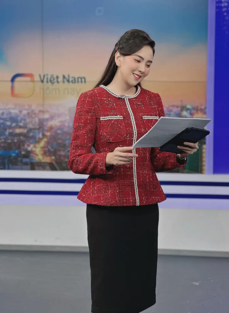 Mặc đẹp diện Tết như MC Mai Ngọc - Ảnh 8. Mặc đẹp diện Tết như MC Mai Ngọc - Ảnh 8.