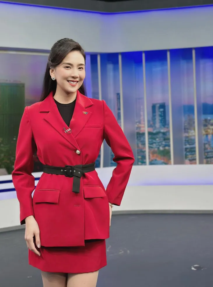 Mặc đẹp diện Tết như MC Mai Ngọc - Ảnh 13. Mặc đẹp diện Tết như MC Mai Ngọc - Ảnh 13.