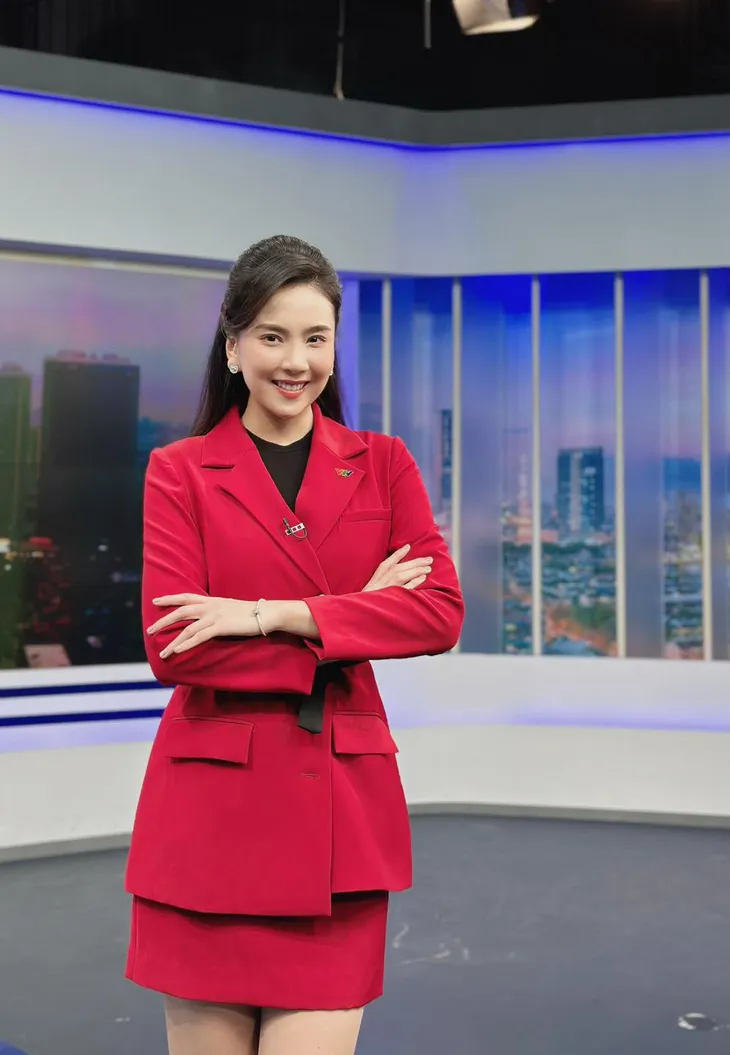 Mặc đẹp diện Tết như MC Mai Ngọc - Ảnh 15. Mặc đẹp diện Tết như MC Mai Ngọc - Ảnh 15.